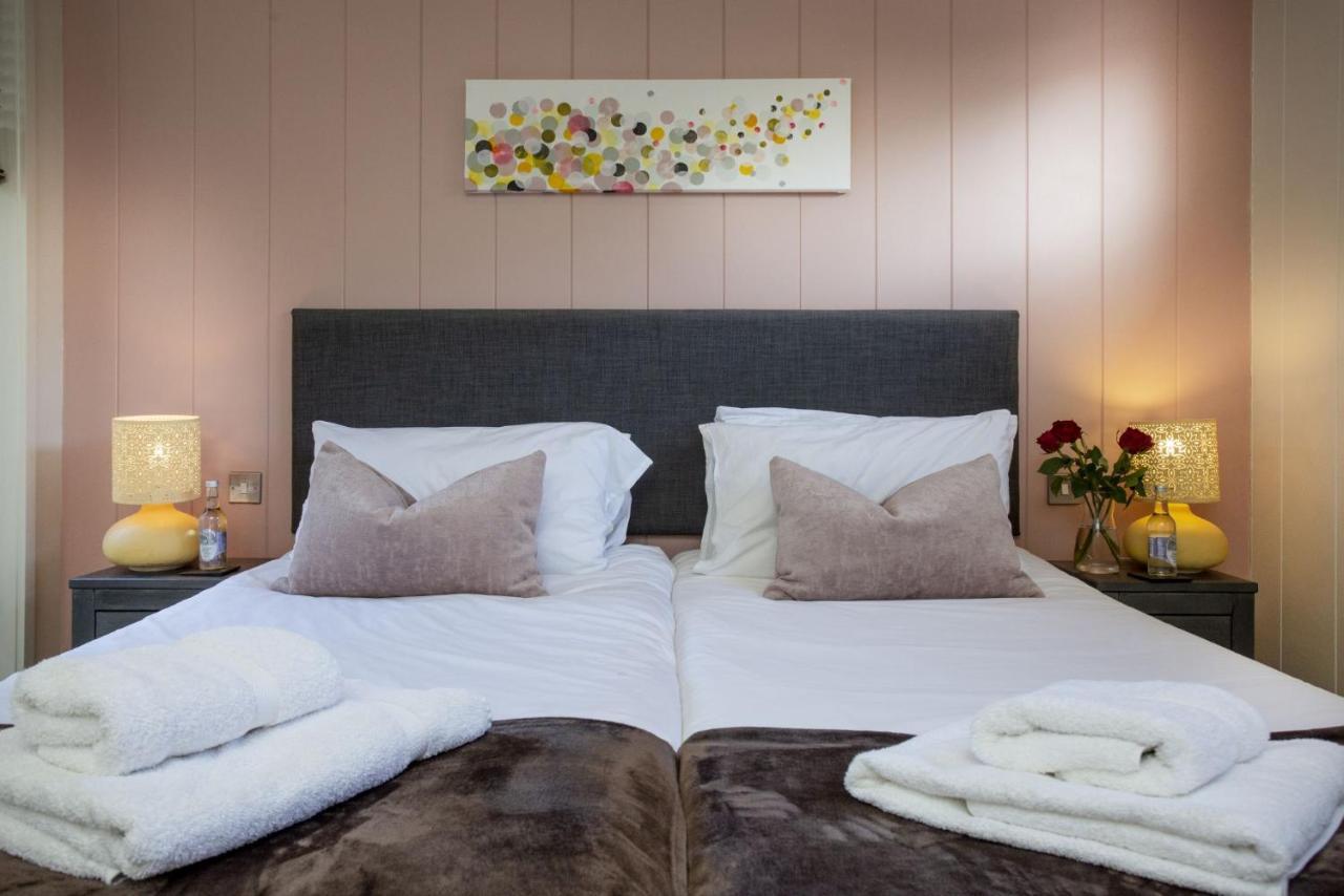 Whileaway Lodge, Strawberryfield Park チェダー エクステリア 写真